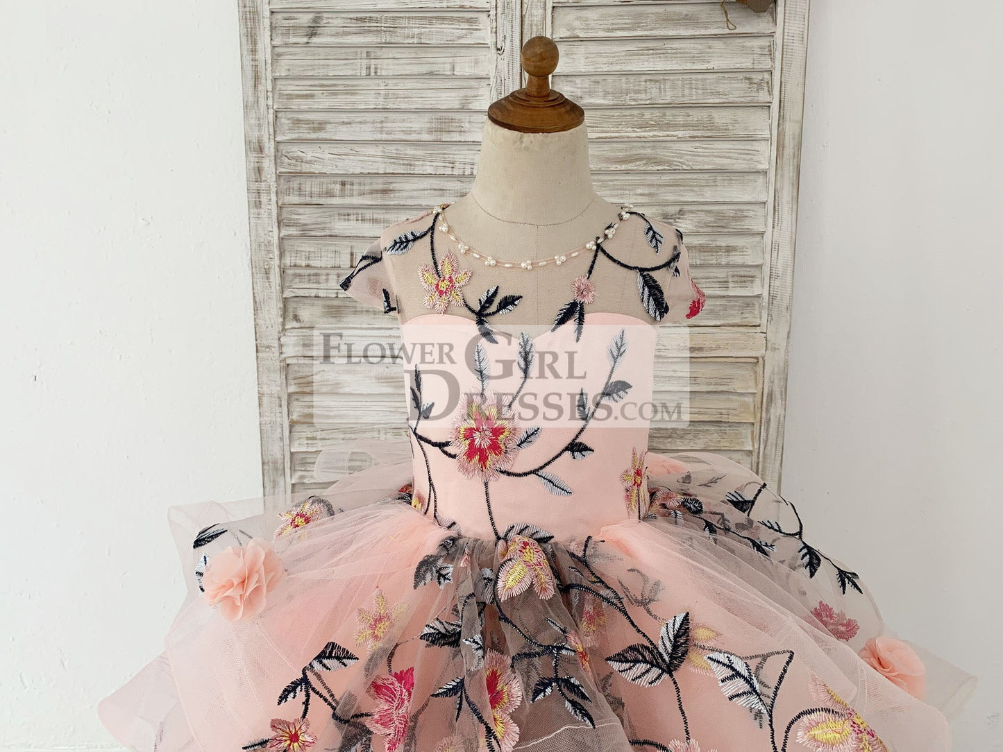 Ball Gown Embroidery Lace Tulle Cap Sleeves Keyhole Back Wedding Flower Girl Dress Kids Party Dress