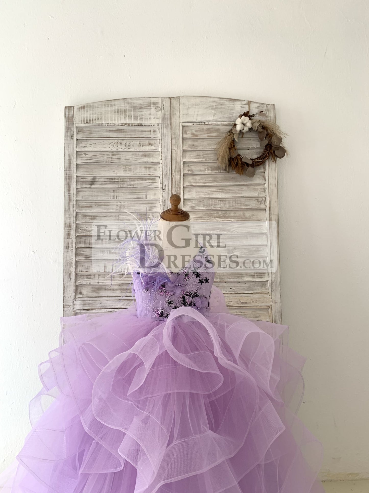 Lavender Lace Tulle Wedding Flower Girl Dress Kids Party Dress Ball Gown with Feathers/Horsehair