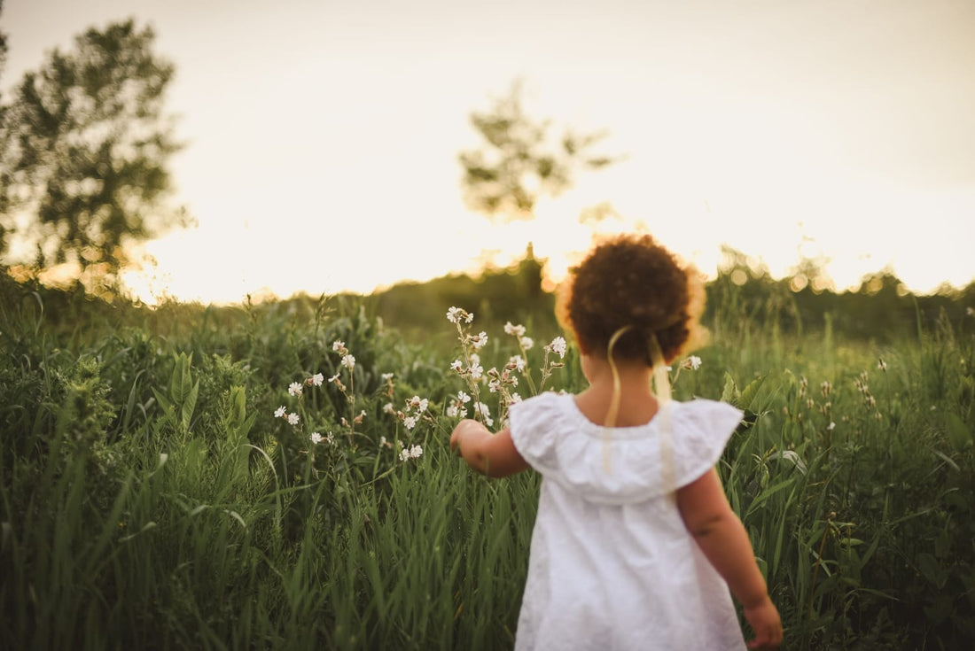 9 Ivory Lace Flower Girl Dresses For Fall Wedding