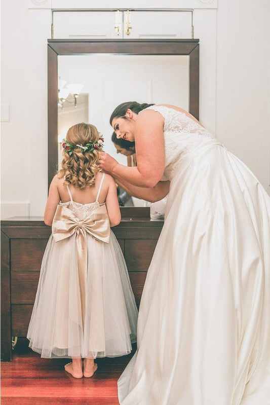 Best 8 Ivory Flower Girl Dresses With Bows For 2021