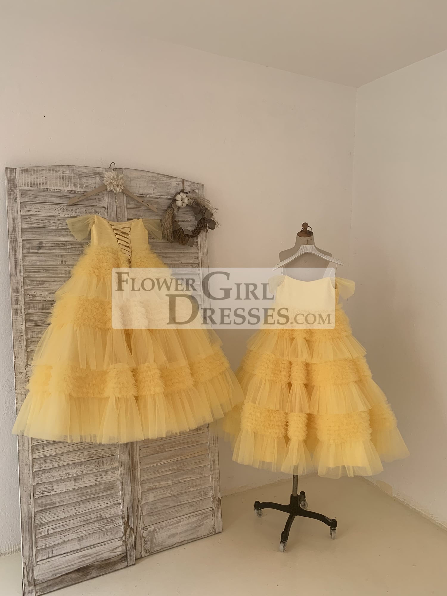 Ball Gown Off Shoulder Yellow Ruffle Tulle Wedding Flower Girl Dress Kids Party Dress