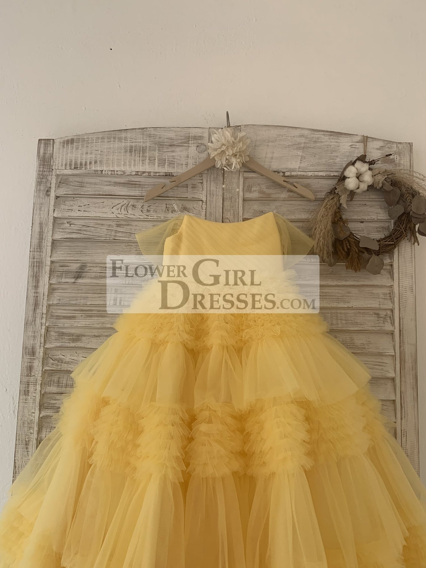 Ball Gown Off Shoulder Yellow Ruffle Tulle Wedding Flower Girl Dress Kids Party Dress