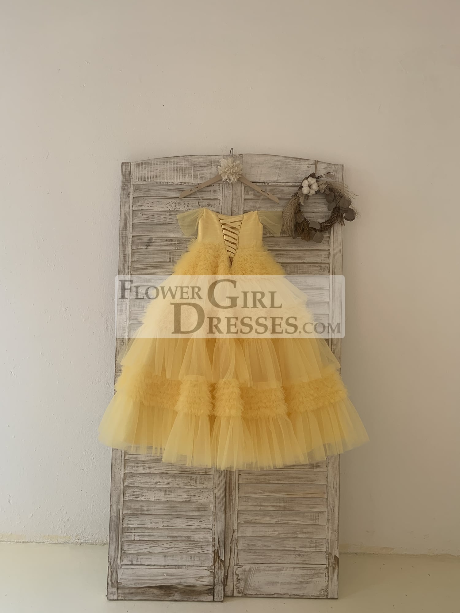 Ball Gown Off Shoulder Yellow Ruffle Tulle Wedding Flower Girl Dress Kids Party Dress