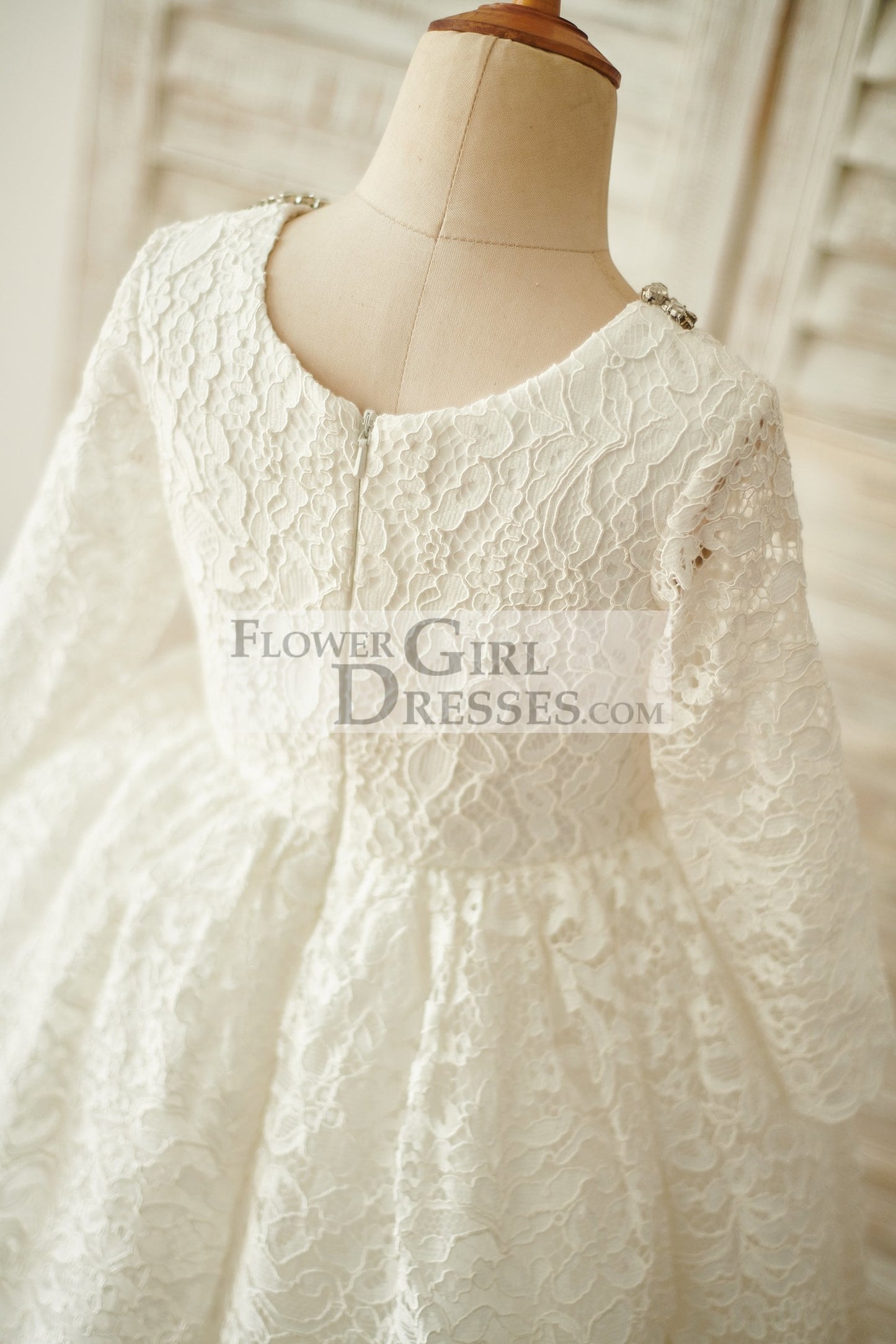 Ivory Lace Long Sleeves Wedding Flower Girl Dress with Beading Neck