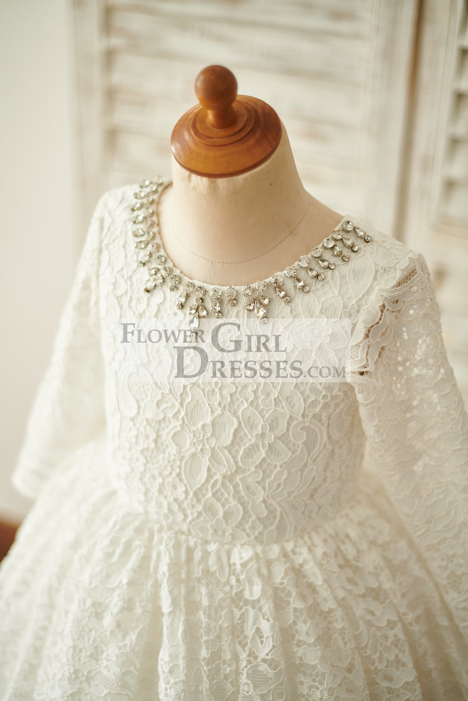Ivory Lace Long Sleeves Wedding Flower Girl Dress with Beading Neck
