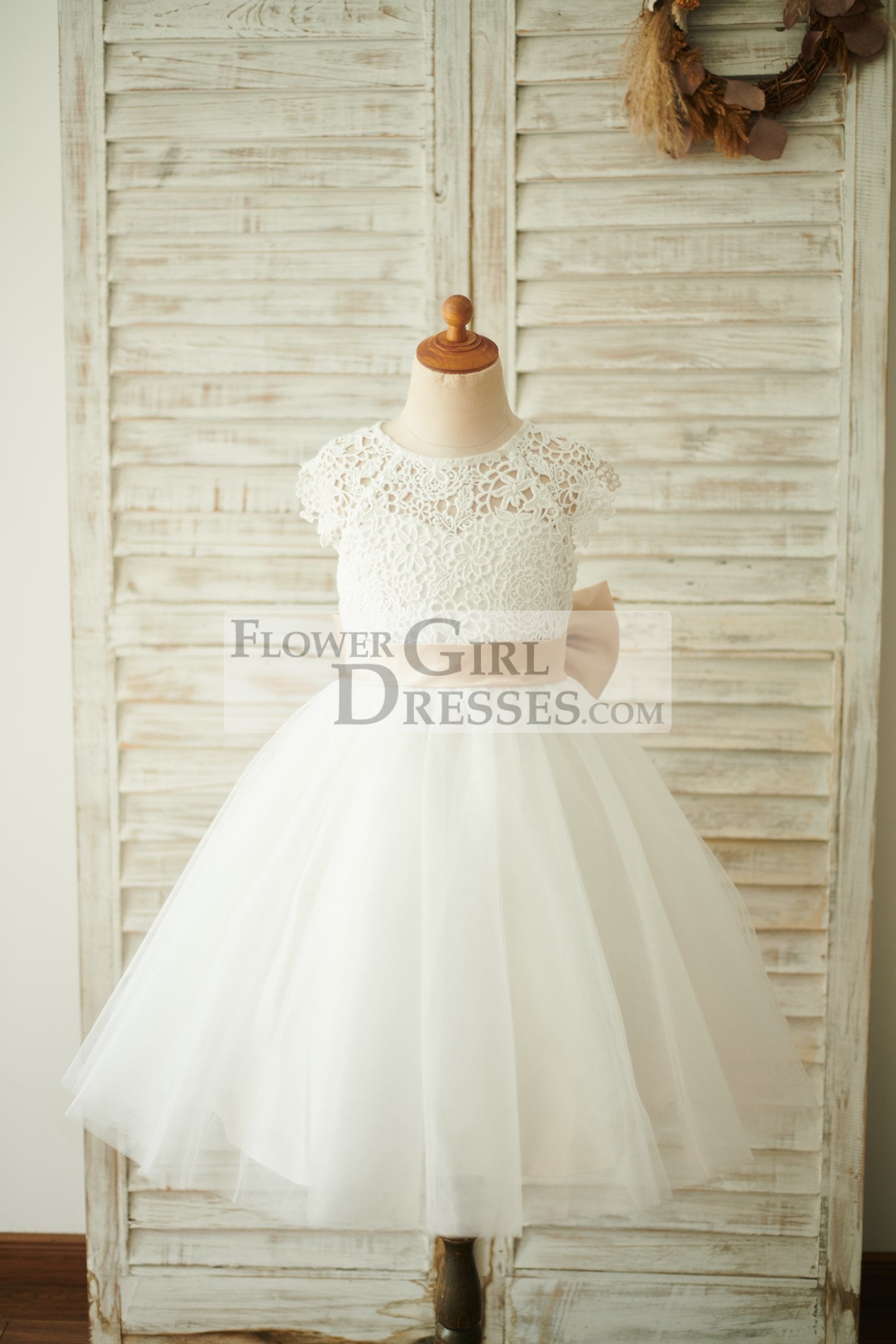 Ivory Lace Tulle Cap Sleeves Wedding Flower Girl Dress with Bow