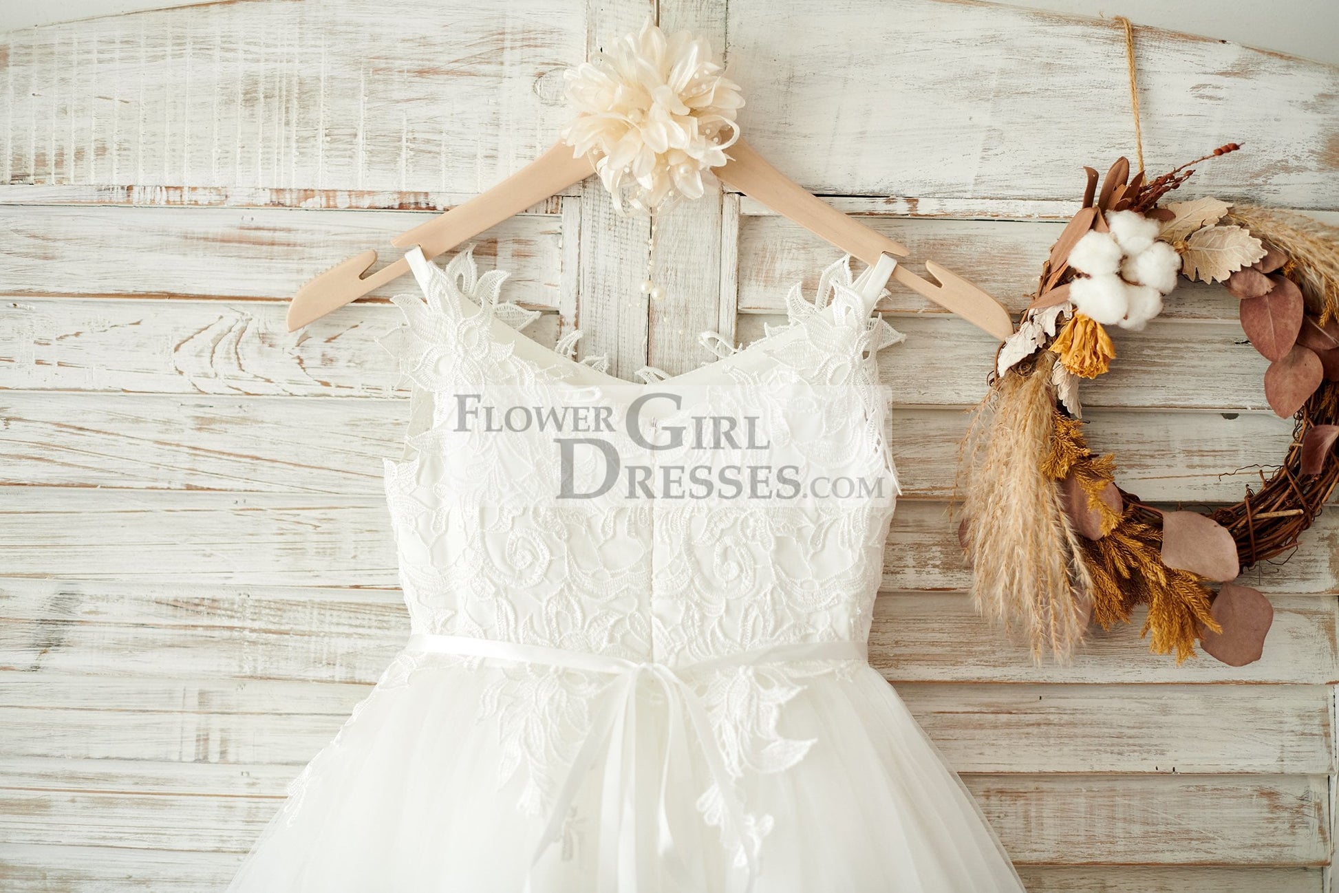 Ivory Lace Tulle Spaghetti Straps Wedding Flower Girl Dress with Beaded Belt