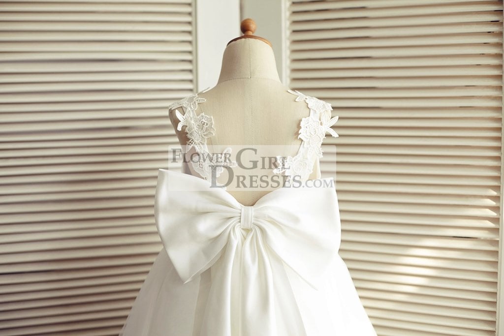 Ivory Lace Tulle V Back Wedding Flower Girl Dress with Big Bow
