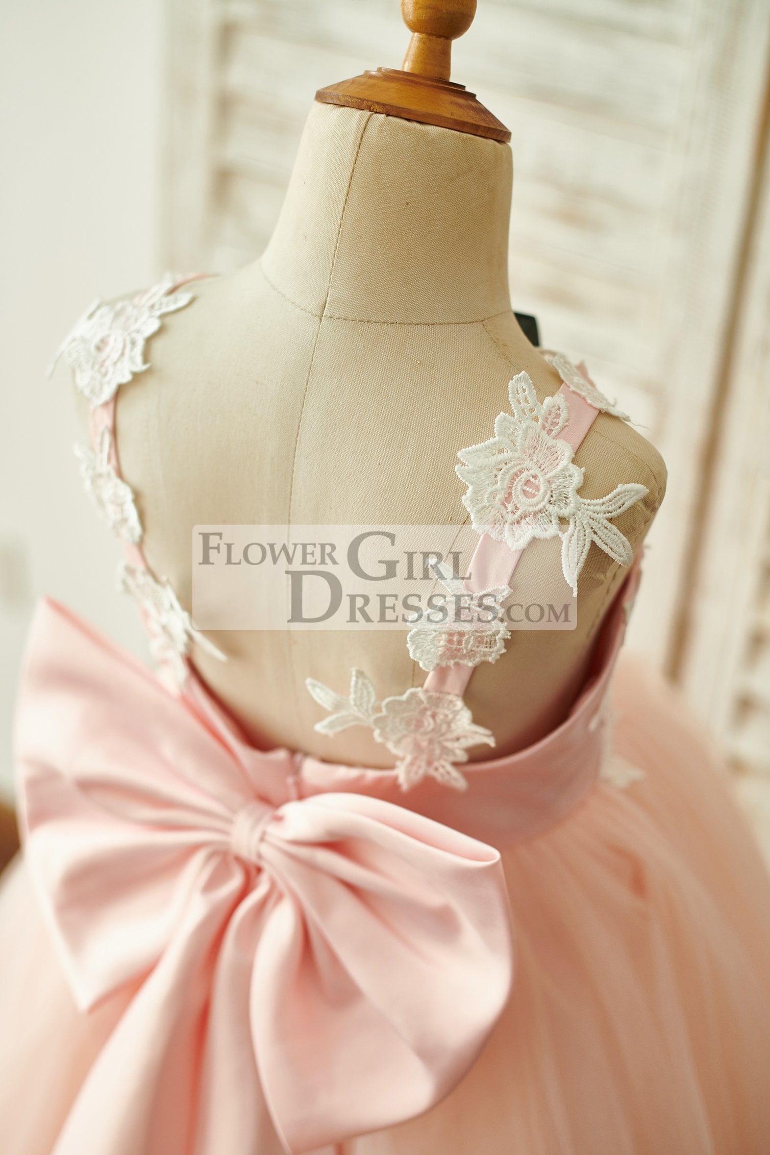 Lace Tulle Spaghetti straps Wedding Flower Girl Dress with Bow
