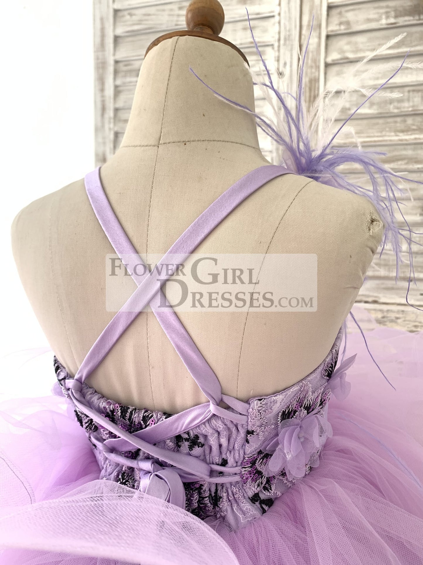 Lavender Lace Tulle Wedding Flower Girl Dress Kids Party Dress Ball Gown with Feathers/Horsehair