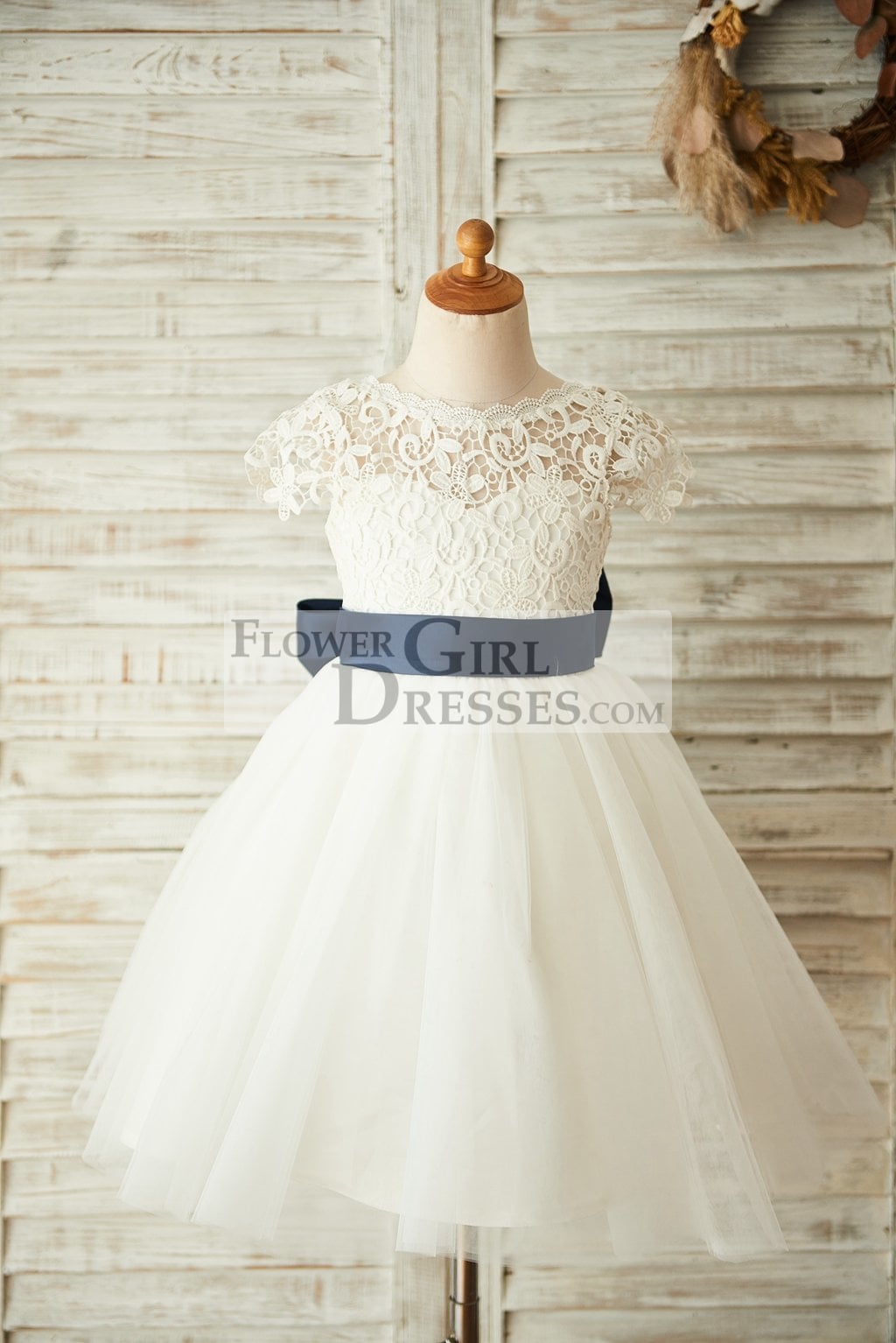 Short Sleeves V Back Lace Tulle Wedding Flower Girl Dress with Navy Blue Belt
